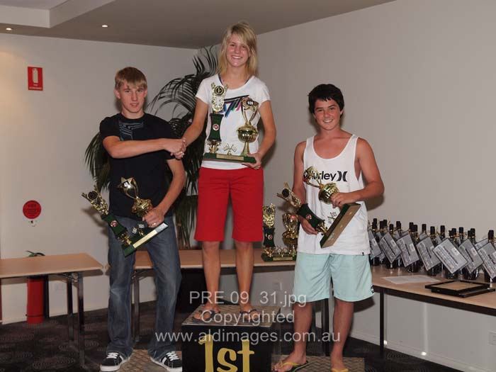 678x502 pixels (52K)